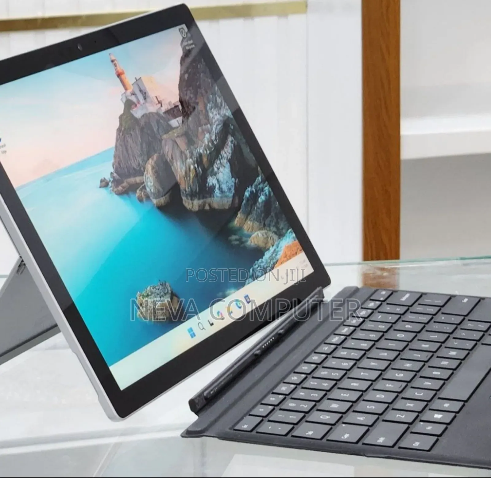 New Laptop Microsoft Surface 8GB Intel Core I7 SSD 256GB