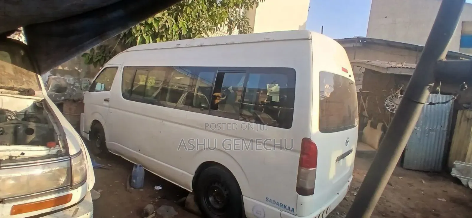 Toyota HiAce 2013 White