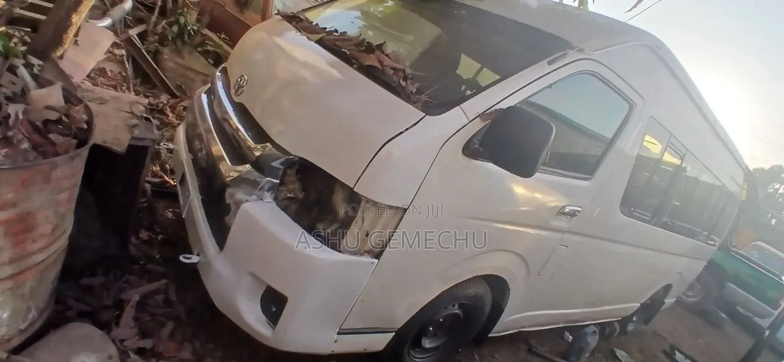 Toyota HiAce 2013 White