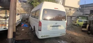 Toyota HiAce 2013 White