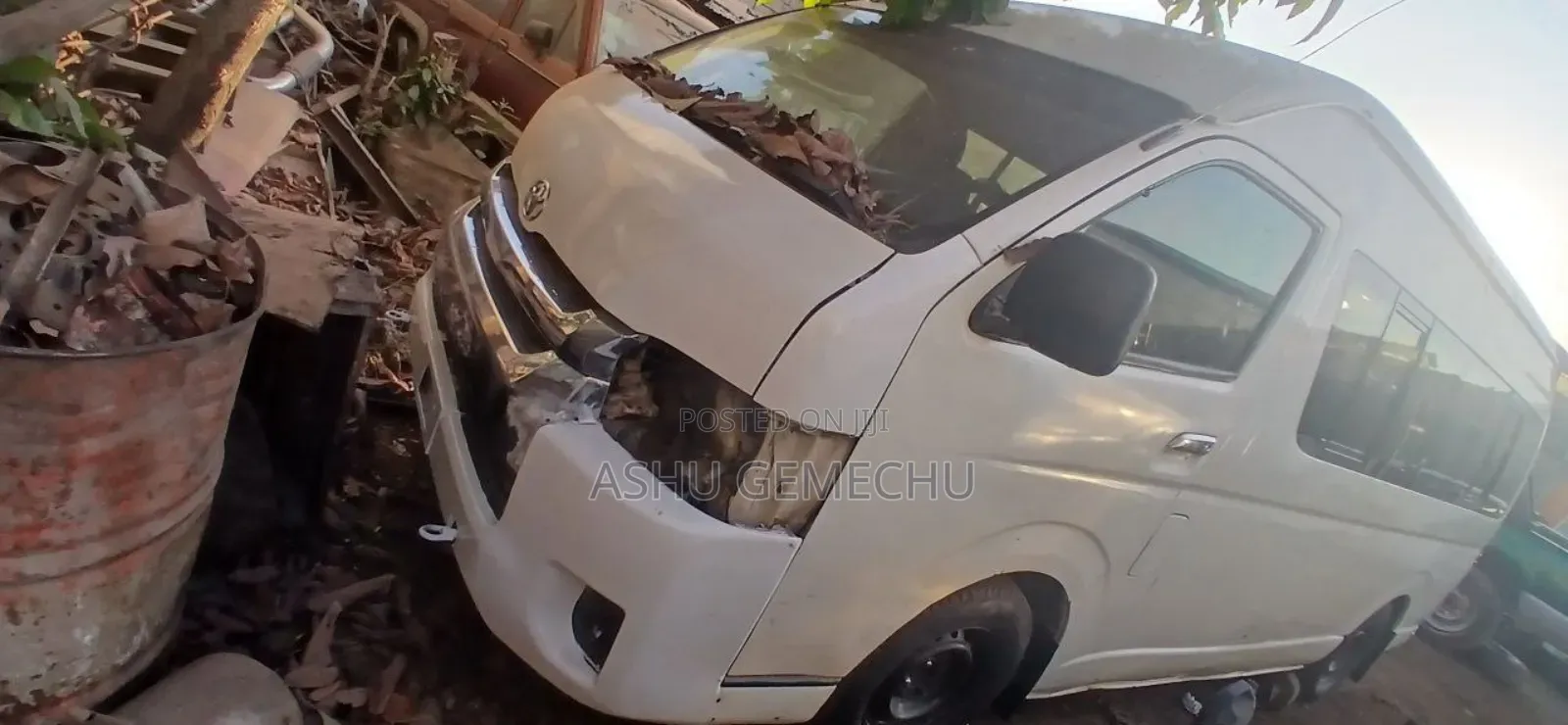 Toyota HiAce 2013 White