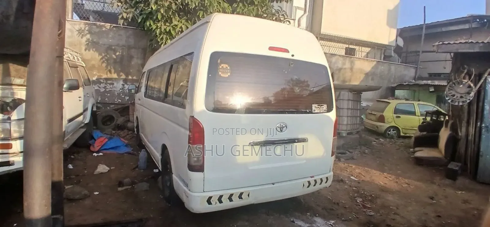 Toyota HiAce 2013 White