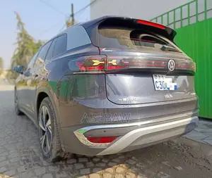 Volkswagen ID.6 2023 Black