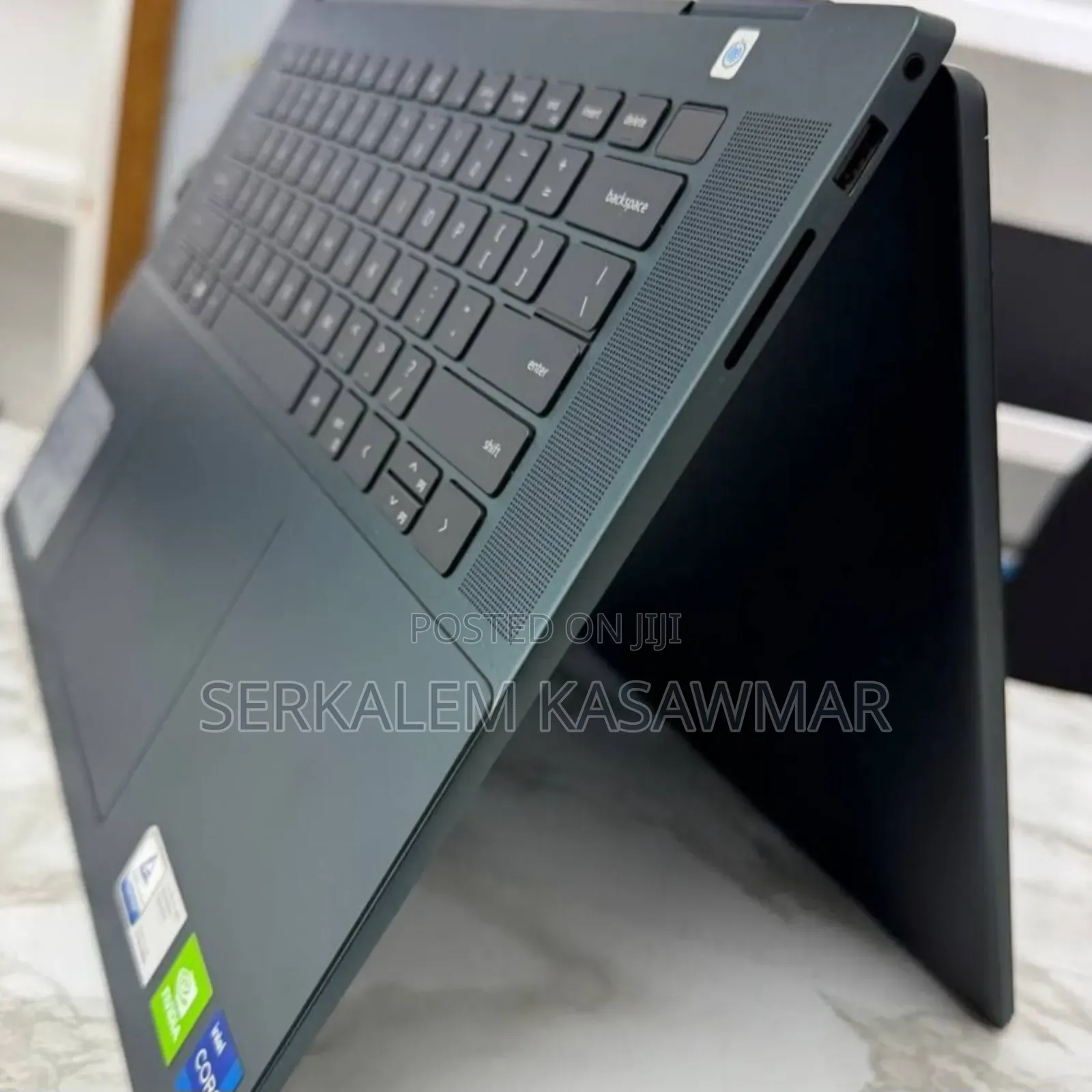 New Laptop Dell Inspiron 16 7630 16GB Intel Core i7 SSD 512GB