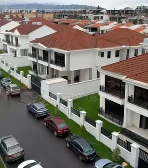 7bdrm House in አያት አካባቢ የሚገኝ, Bole for sale