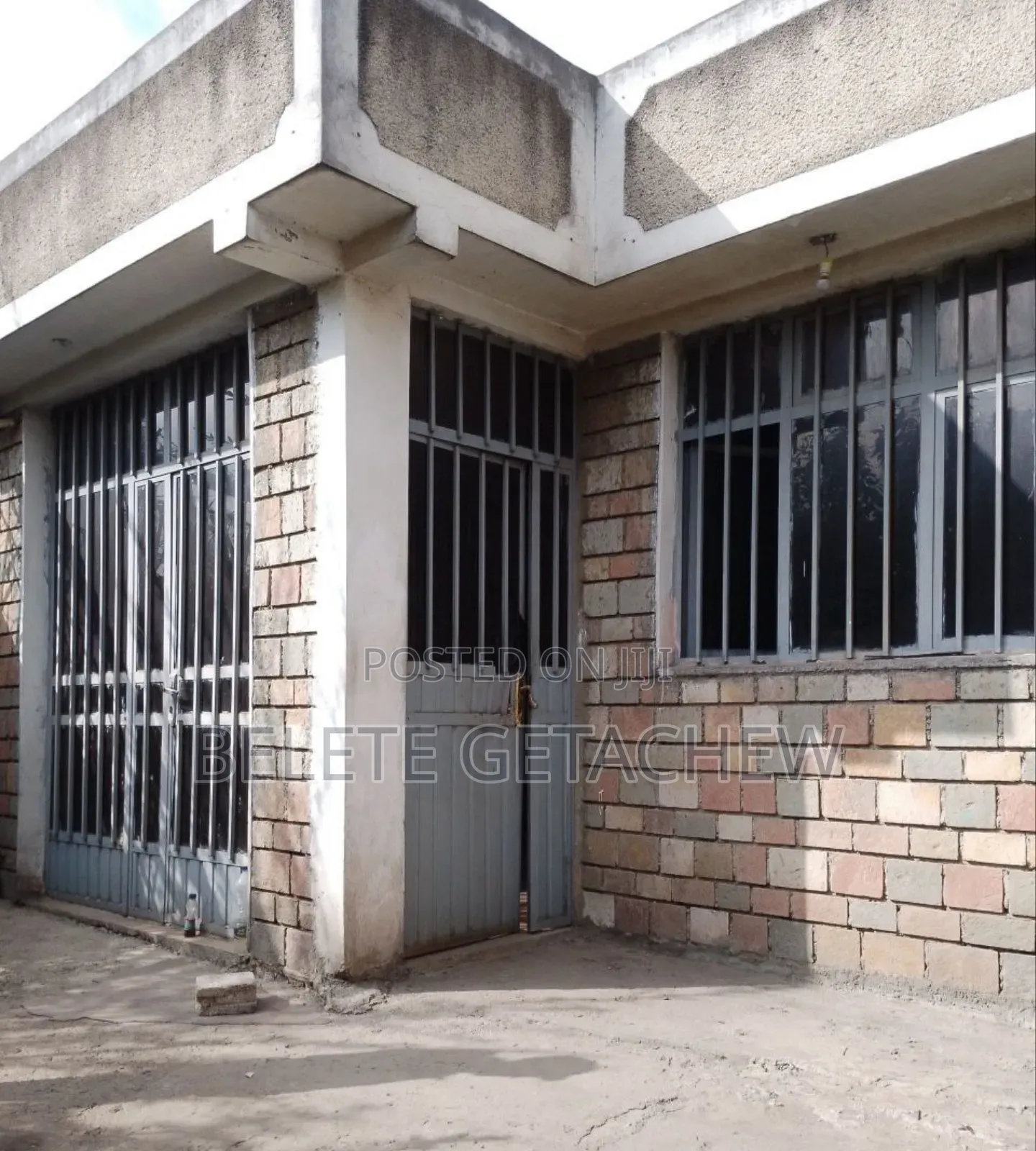 2bdrm Villa in Semit, Old Villa, Bole for sale