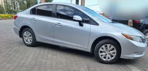Honda Civic 1.8 5 Door Automatic 2012 Silver