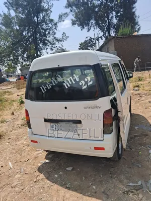 Suzuki Every Wagon 2005 White