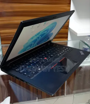 New Laptop HP 15-Dy1032wm 8GB Intel Core I7 SSD 512GB