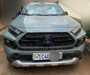 Toyota RAV4 2022 Green