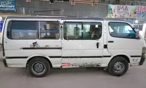 Toyota HiAce 2001 White