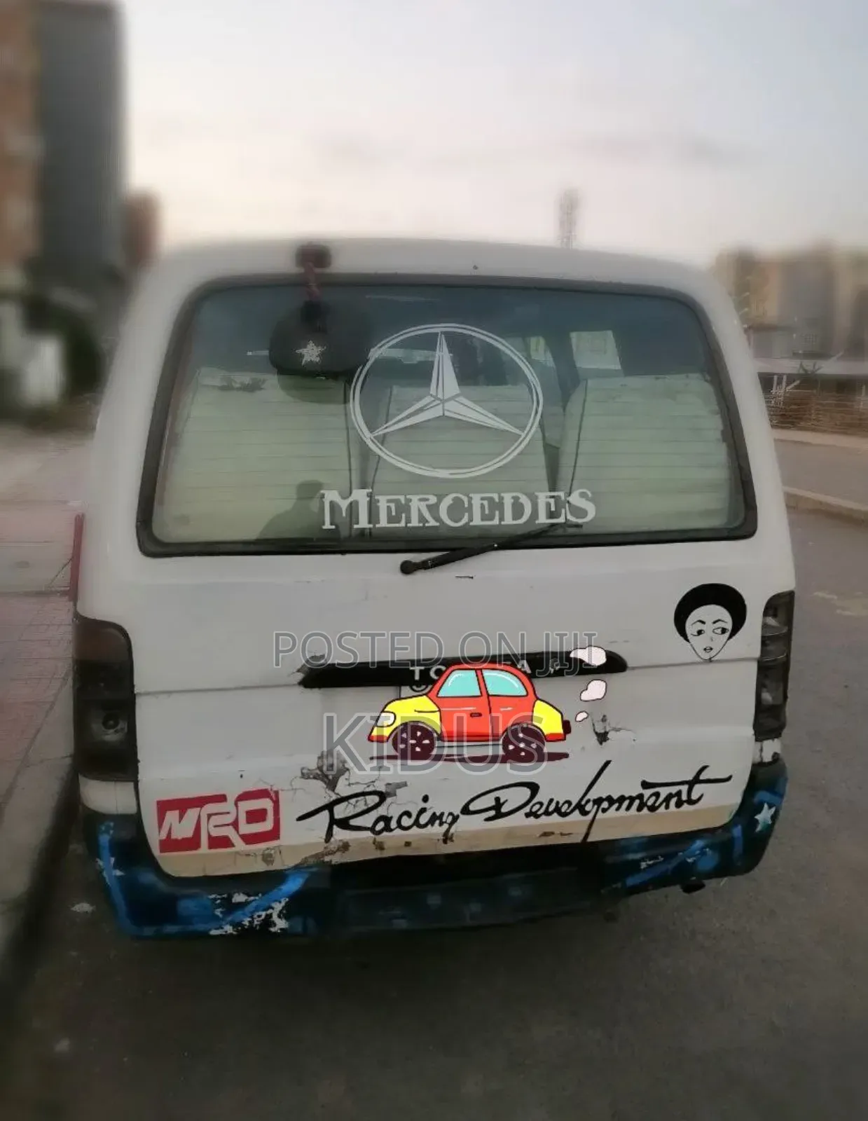 Toyota HiAce 2001 White