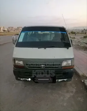 Toyota HiAce 2001 White