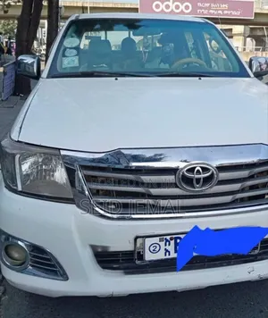 Toyota Hilux 2007 White