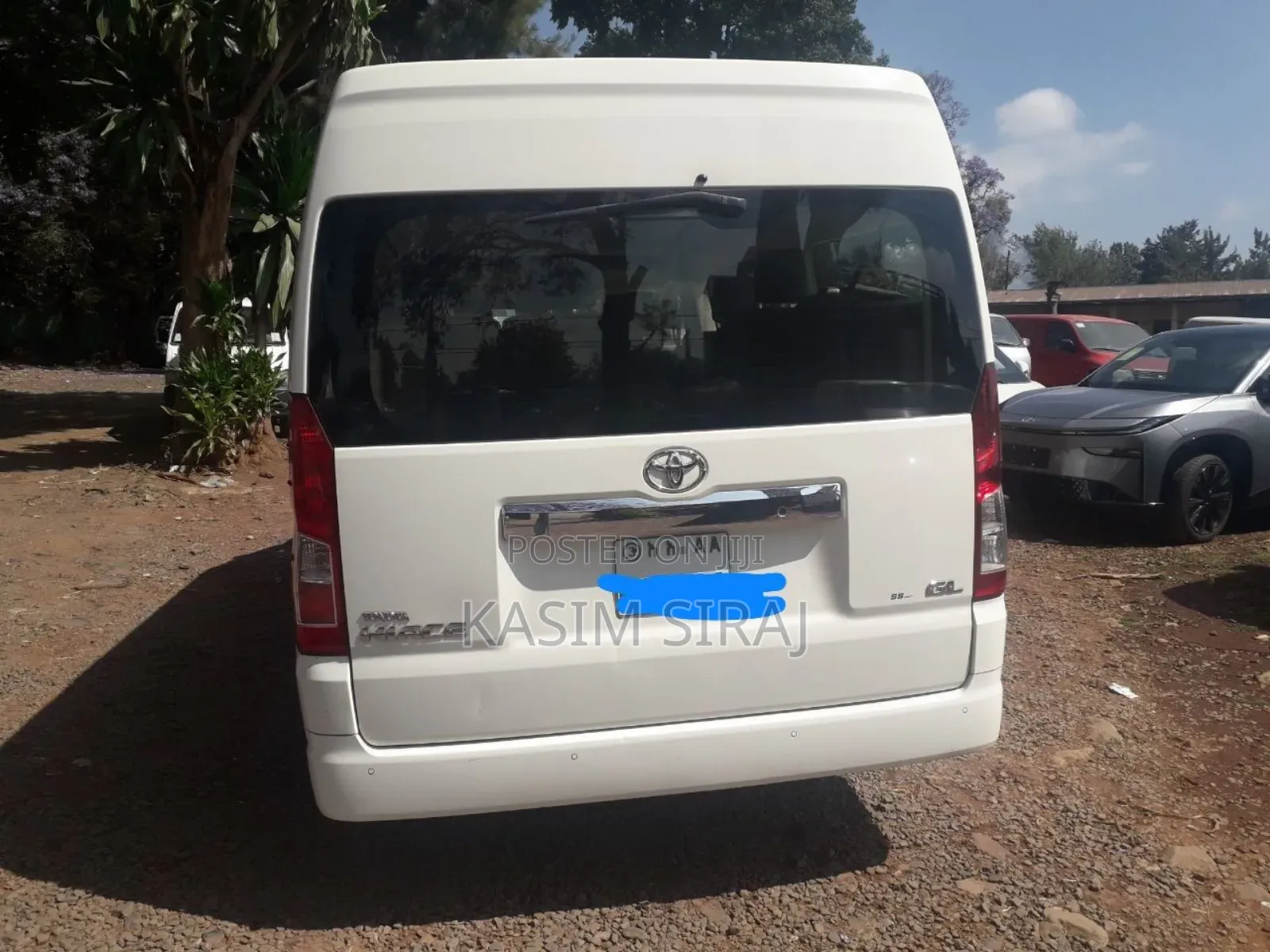 Toyota Grand HiAce 2022 White