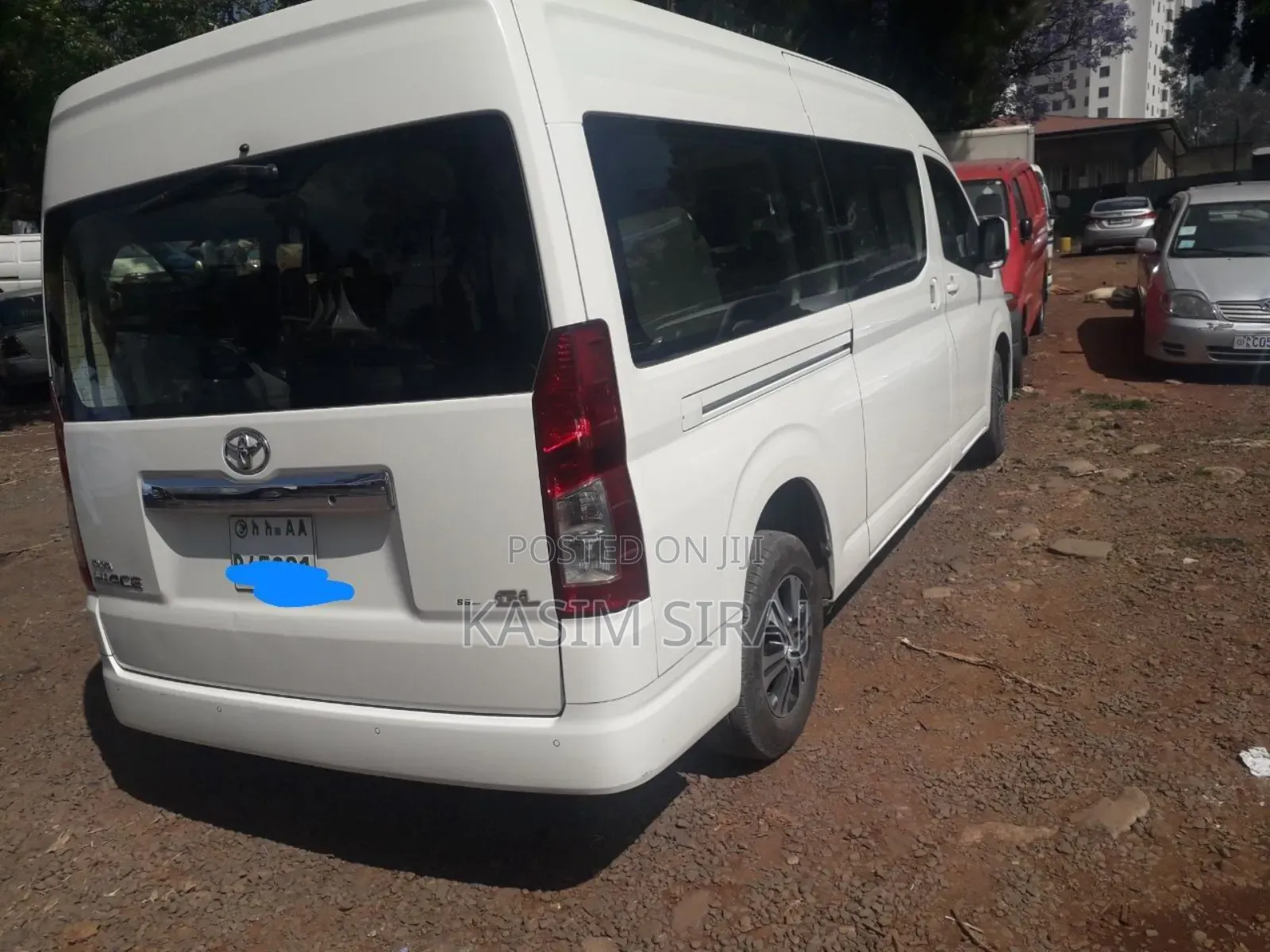 Toyota Grand HiAce 2022 White