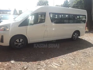 Toyota Grand HiAce 2022 White