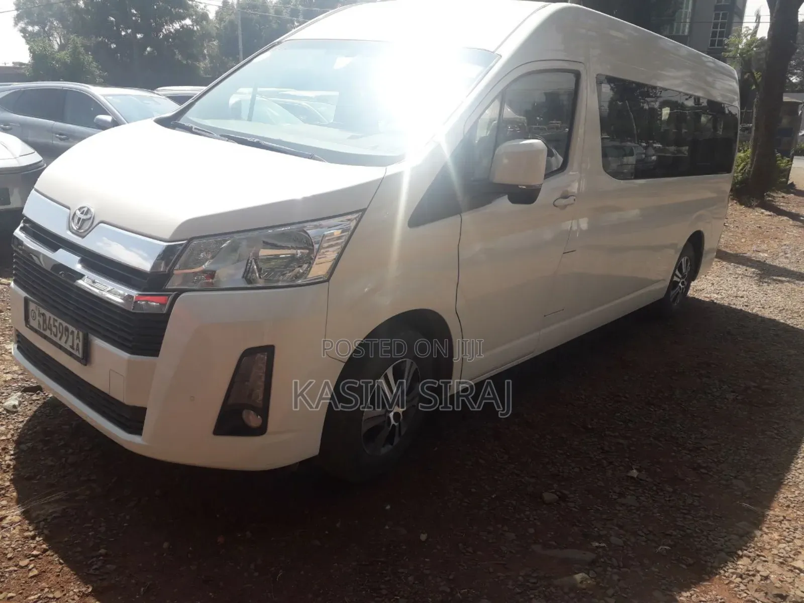 Toyota Grand HiAce 2022 White