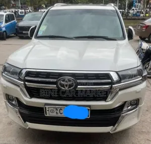 Toyota Land Cruiser 2021 White