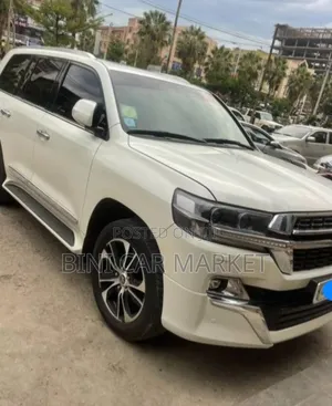 Toyota Land Cruiser 2021 White