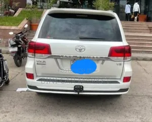 Toyota Land Cruiser 2021 White