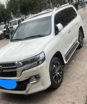 Toyota Land Cruiser 2021 White