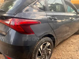 Hyundai i20 2021 Gray