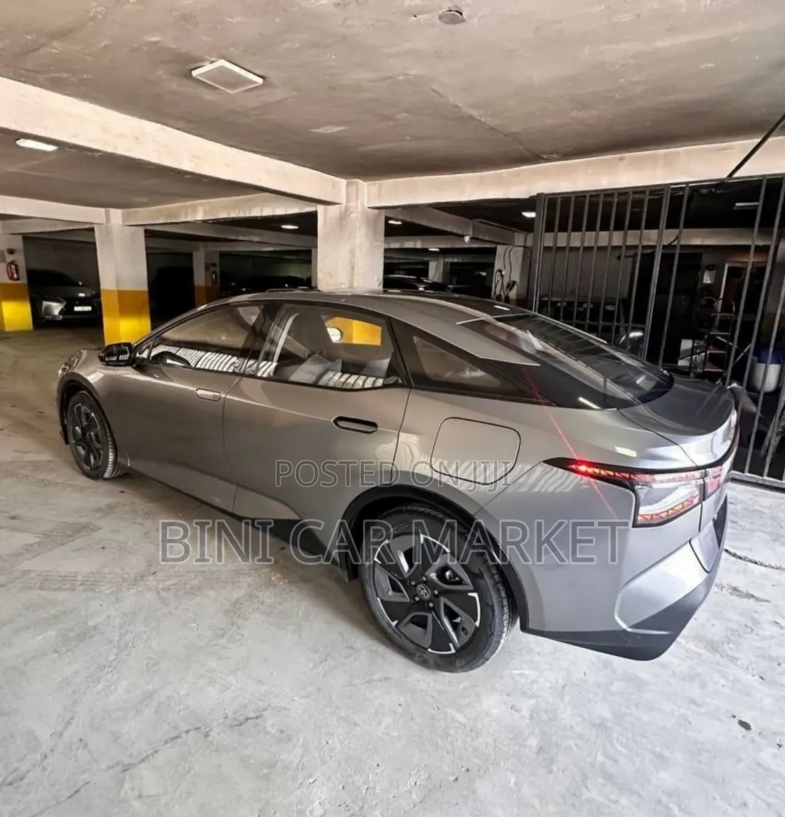 Toyota bZ3 63 kWh FWD 2023 Gray