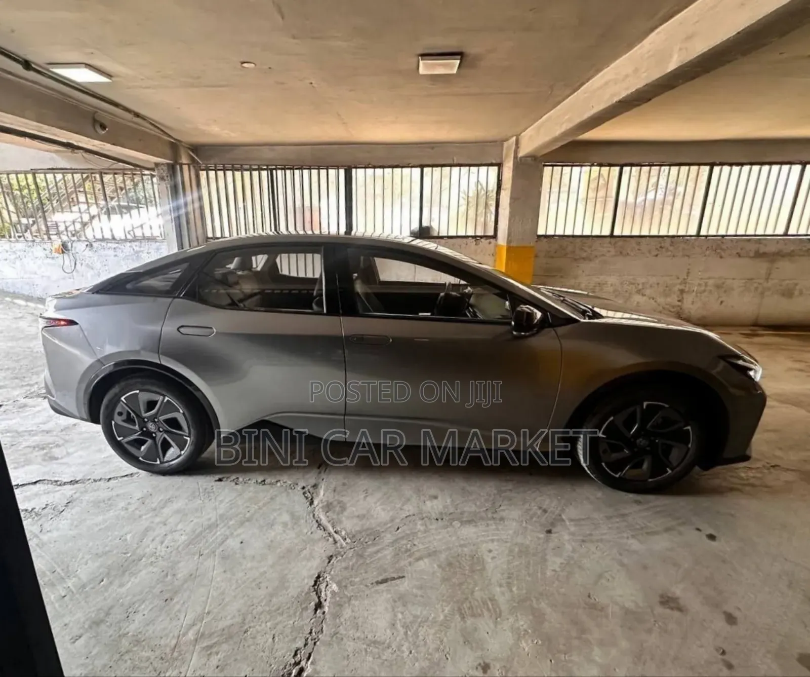 Toyota bZ3 63 kWh FWD 2023 Gray
