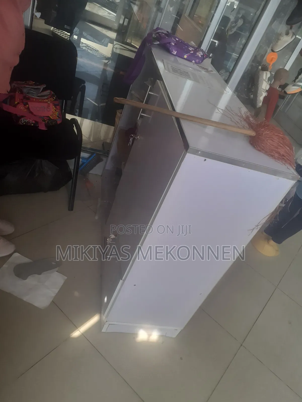 ለሽያጭ የቀረበ ደረጃውን የጠበቀ ሙሉ የልጆች ልብስ መደብር