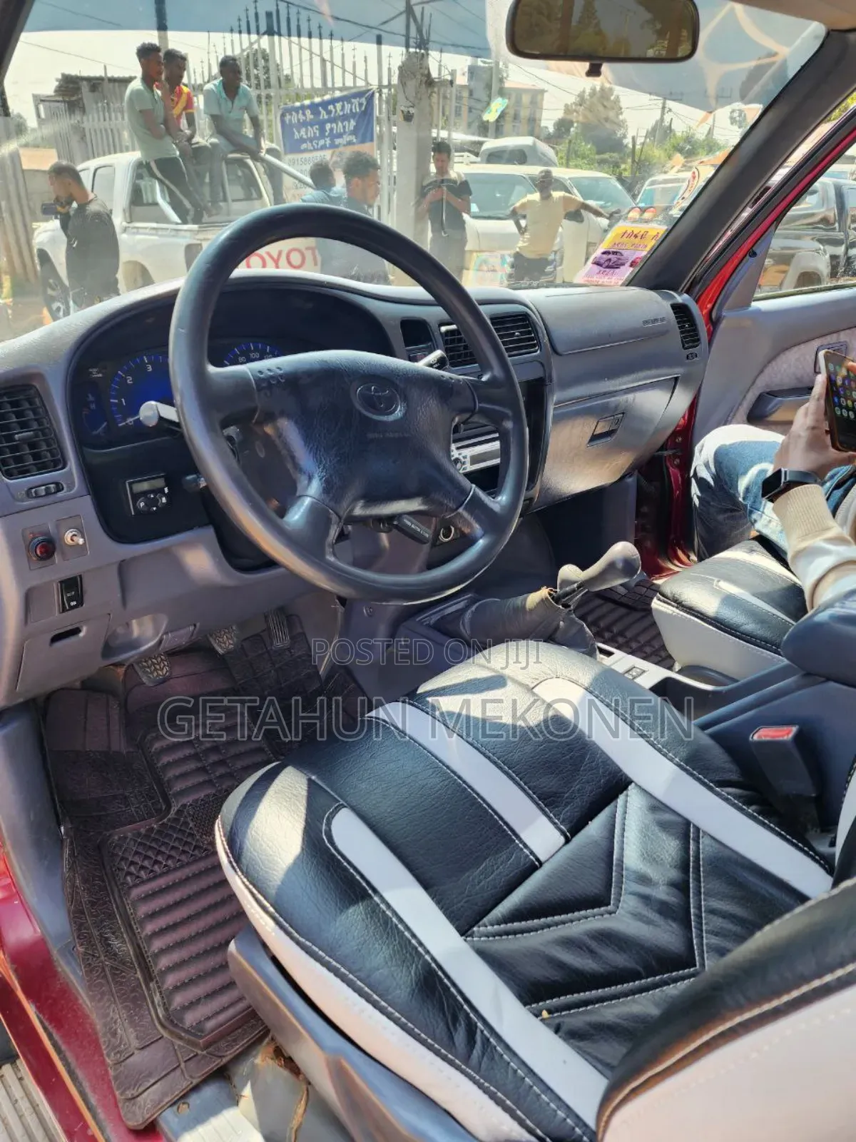 Toyota Hilux 2004 Burgundy