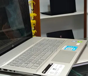 New Laptop HP Envy 17 16GB Intel Core I7 SSD 512GB