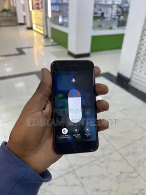 New Apple iPhone SE (2022) 64 GB Red