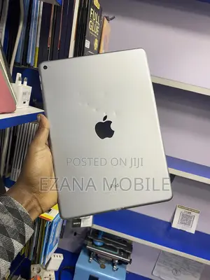 Photo - Apple iPad Air 2 16 GB Silver