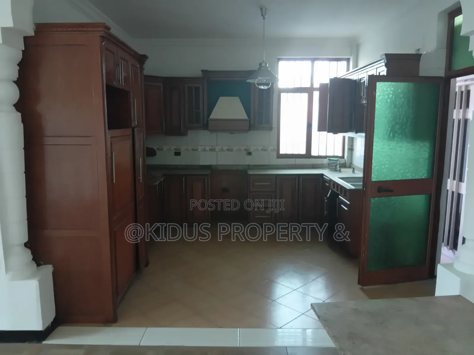 6bdrm House in Nasswe Realstate, Nifas Silk-Lafto for rent
