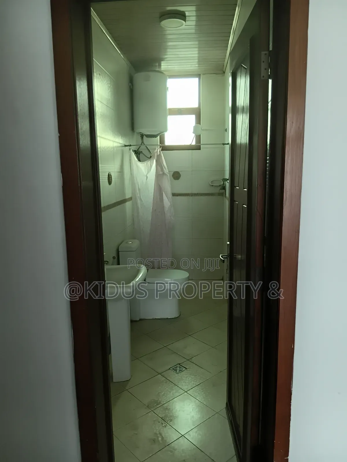 6bdrm House in Nasswe Realstate, Nifas Silk-Lafto for rent