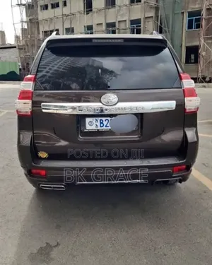 Toyota Land Cruiser Prado 2017 Brown
