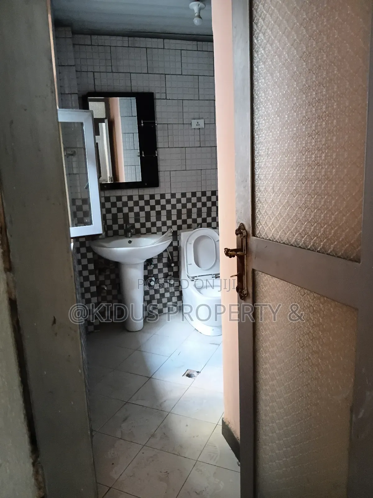 5bdrm House in Mekanisa Mekaele, Nifas Silk-Lafto for rent