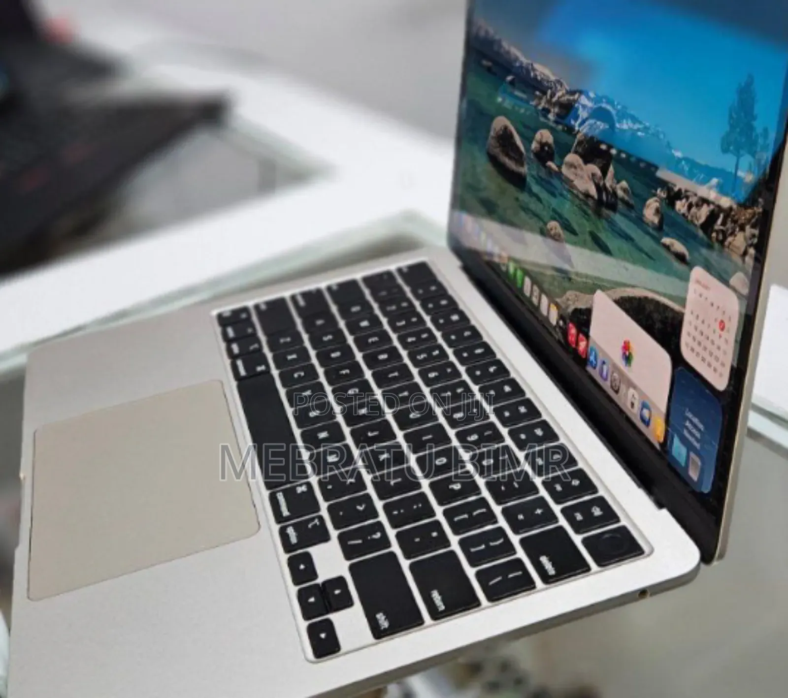 New Laptop Apple MacBook Air 2022 M2 8GB Apple M2 SSD 256GB