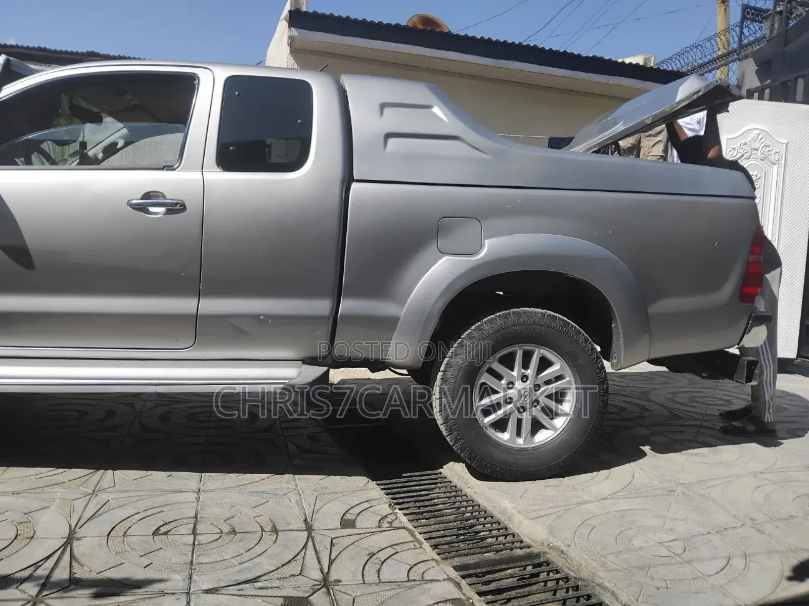 Toyota Hilux SR 4x4 2014 Silver