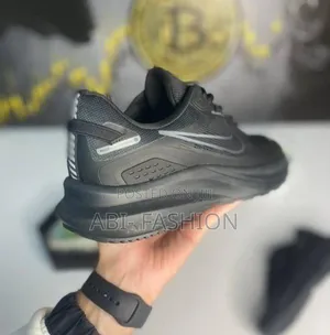 Nike Air Zoom Black Clean