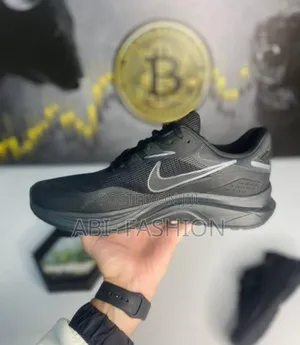Nike Air Zoom Black Clean