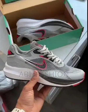 Grey Air Zoom Pegasus Road Running S