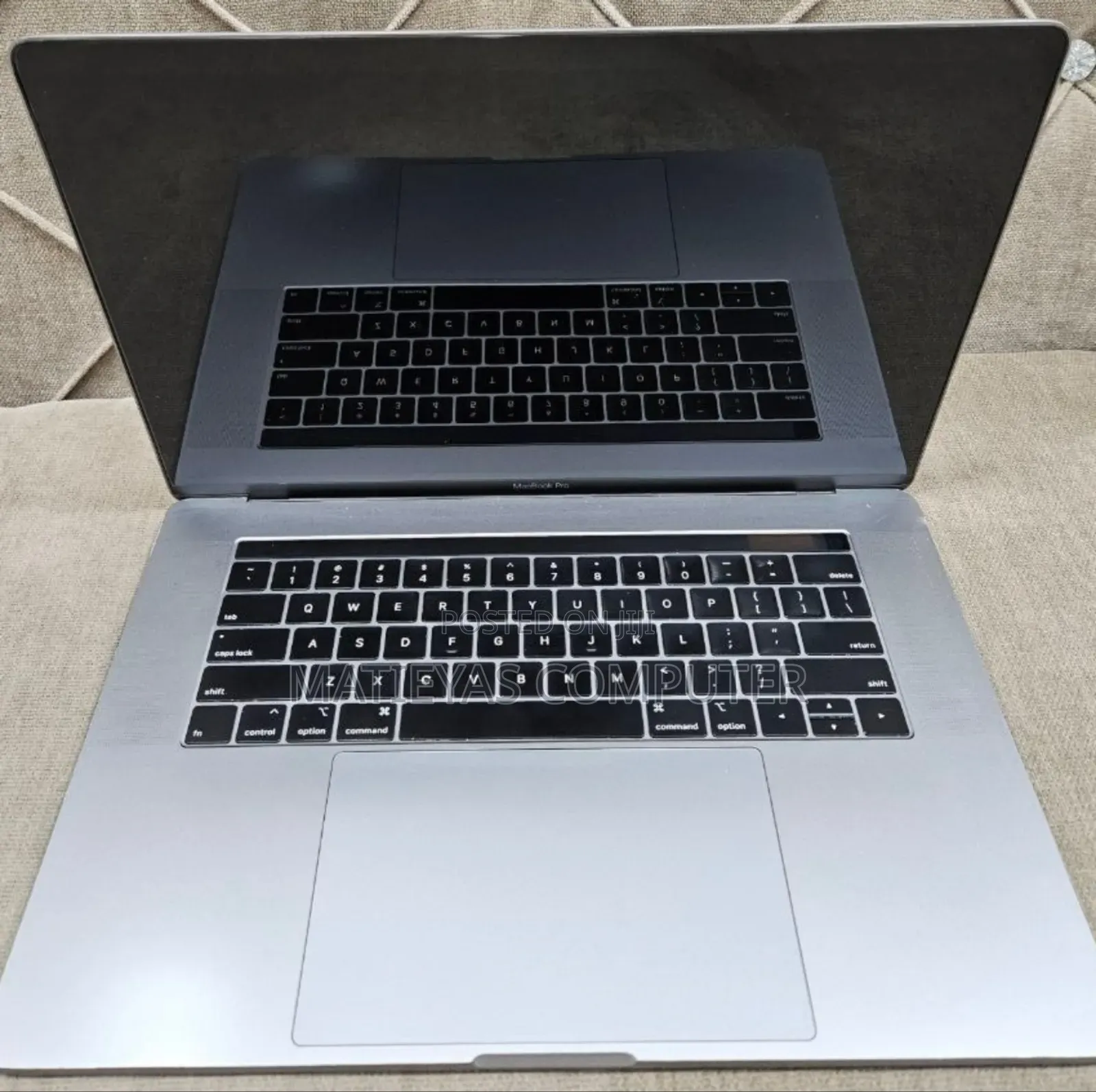 New Laptop Apple MacBook Pro 2019 16GB Intel Core I9 SSD 512GB