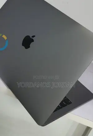 New Laptop Apple MacBook Pro 2017 8GB Intel Core I5 SSD 256GB