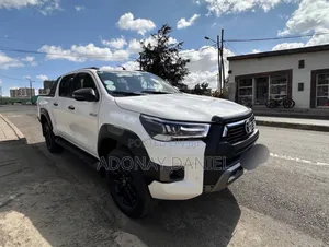 Toyota Hilux Revo Double Cab Deisel 2.8 AWD 2021 White