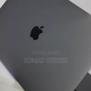 New Laptop Apple MacBook Pro 2017 8GB Intel Core I5 SSD 256GB