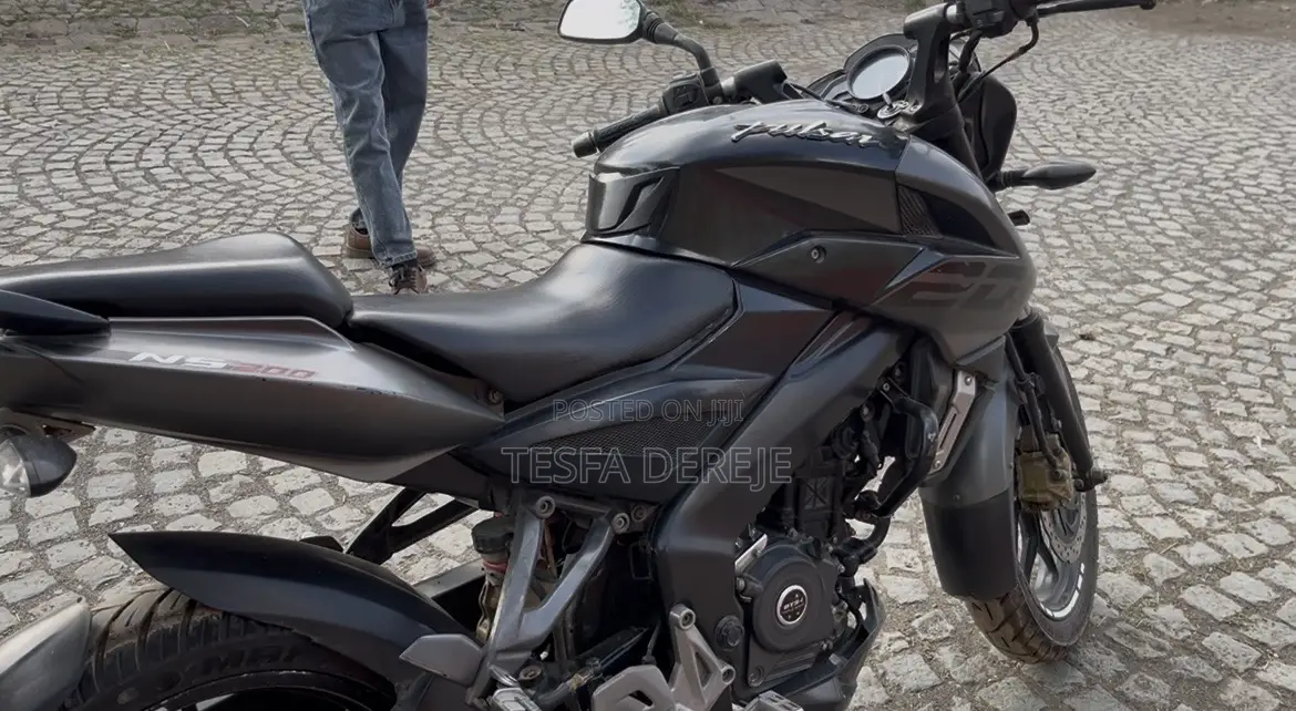 Bajaj Pulsar NS 200 2018 Black