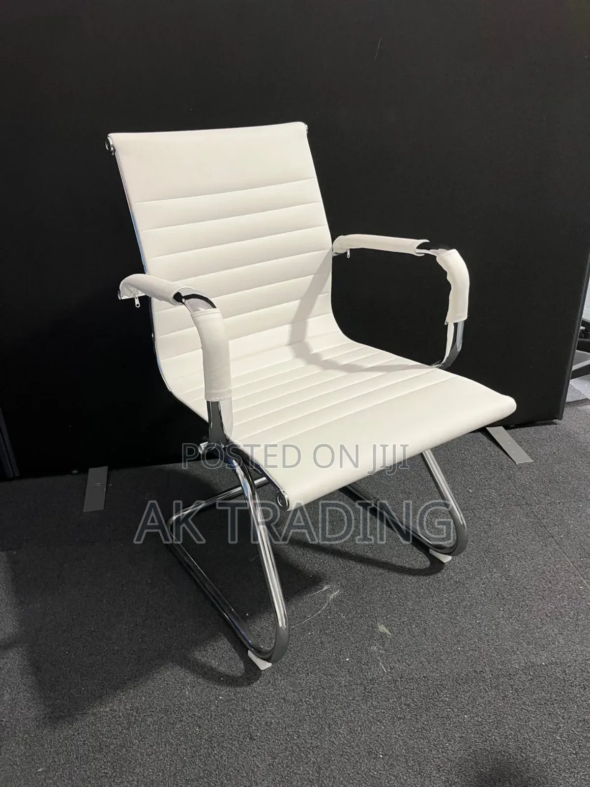 Modern Office Low Back Leather Guest Chair