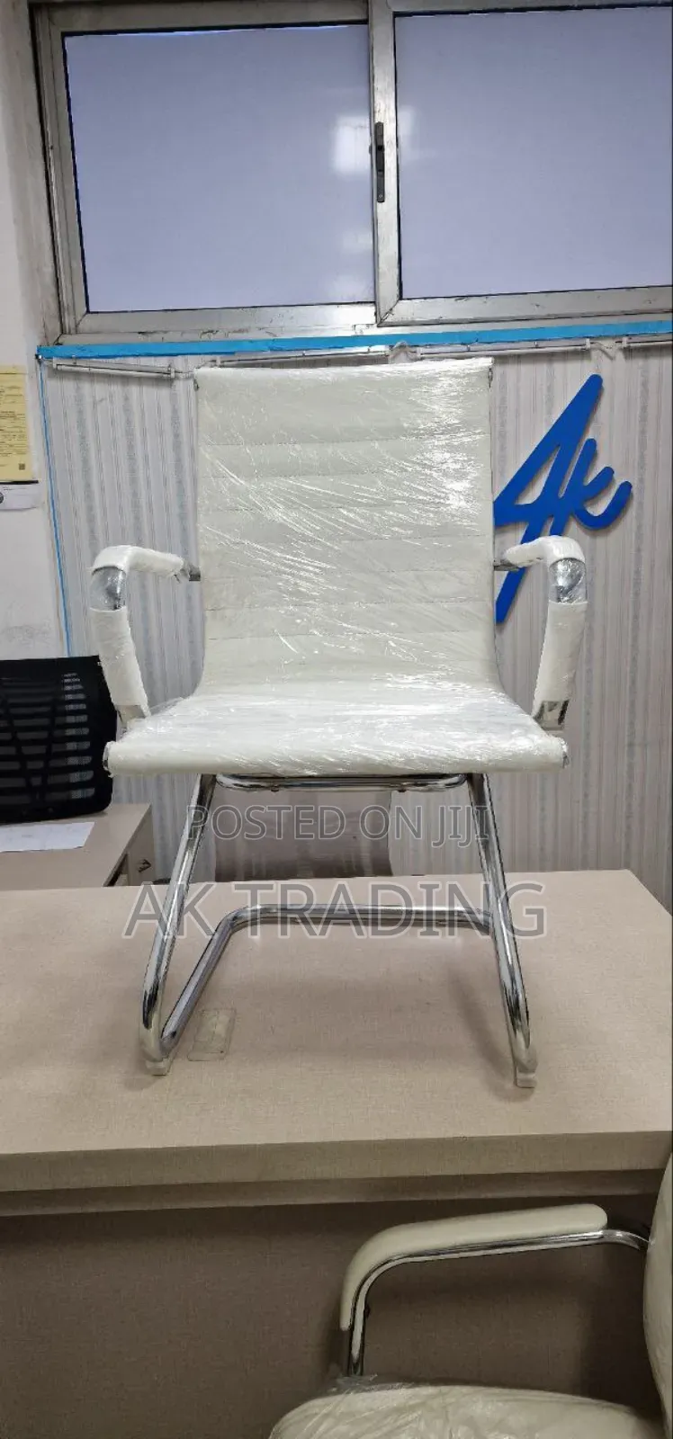 Modern Office Low Back Leather Guest Chair